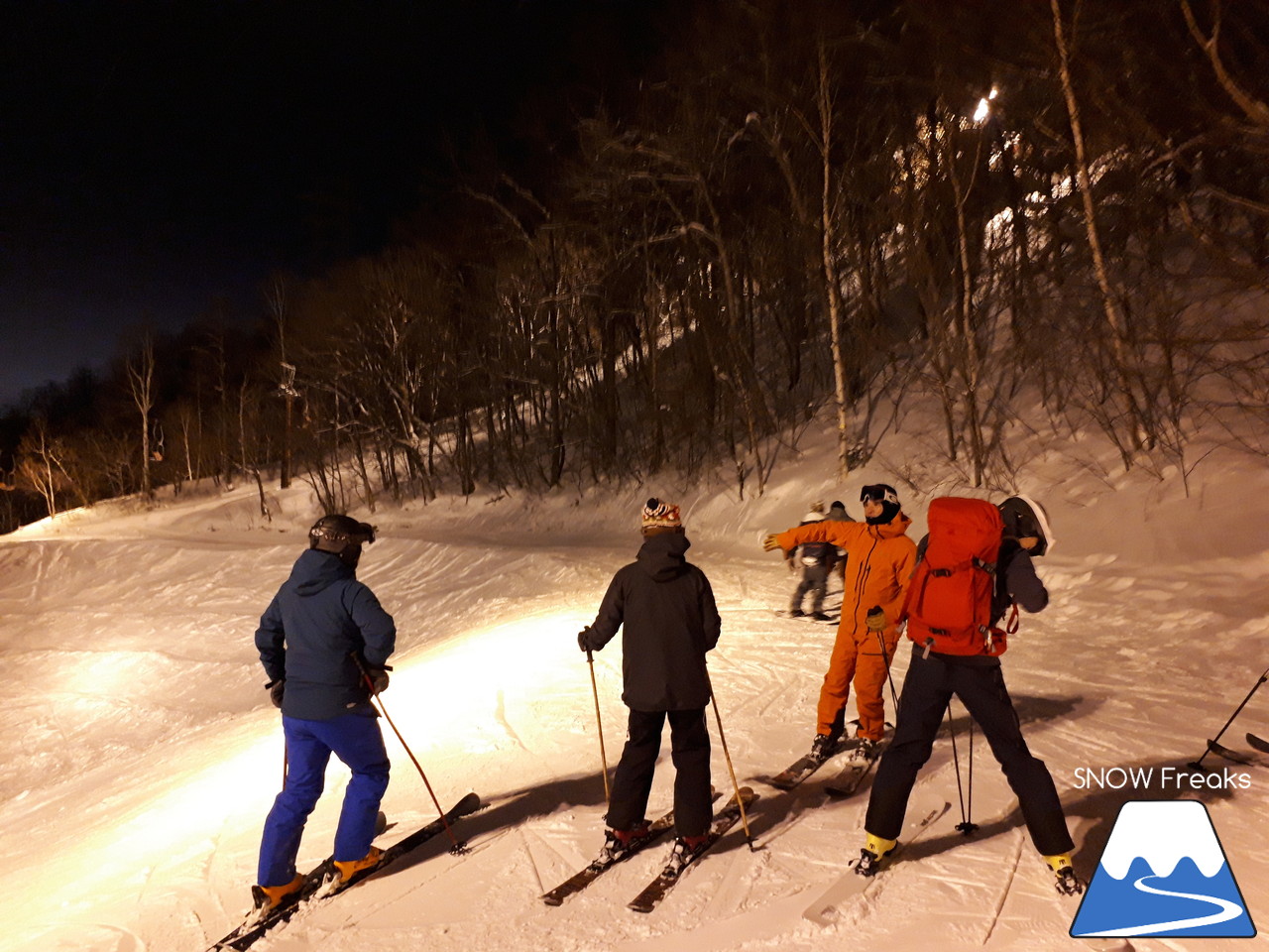 さっぽろばんけいスキー場　連日の降雪でコンディション良好な ban.Kで、Mt.石井スポーツ / b.c.map『VECTORGLIDEライダー・浅川誠とナイターセッション！』開催☆ 